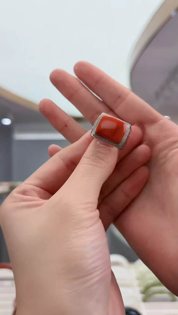 银S925镶嵌南红玛瑙戒指56