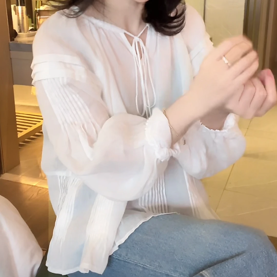 设计感V领系带减龄别致喇叭袖衬衫女2025新款春季时尚长袖衬衣