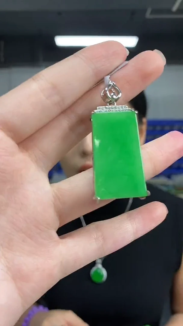 颈饰未镶嵌翡翠多样性发其一颜色微差