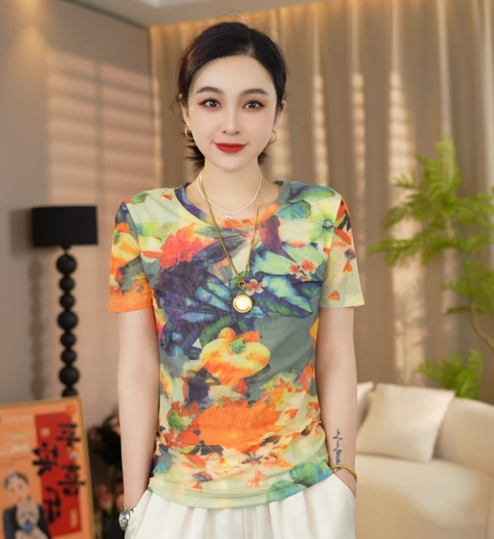 25早春新款高级感气质显瘦百搭薄款圆领女士设计感时尚印花上衣