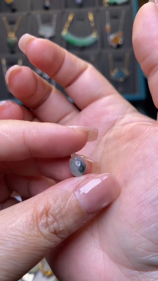 颈饰未镶嵌翡翠净货37472