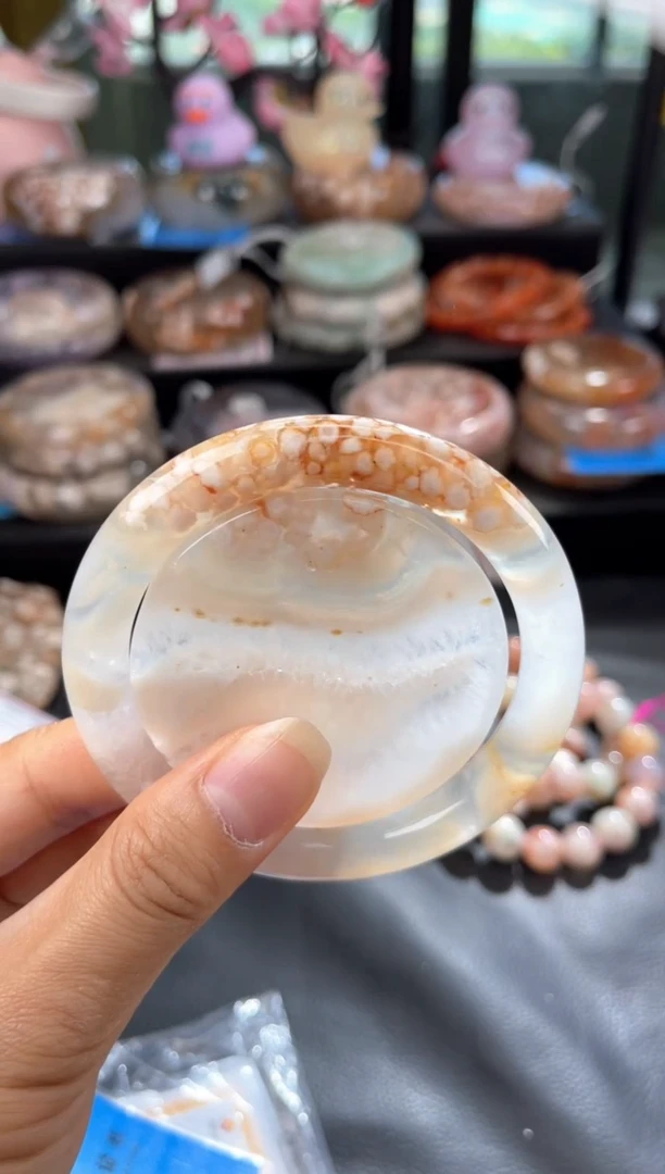 石英质玉手镯未镶嵌60