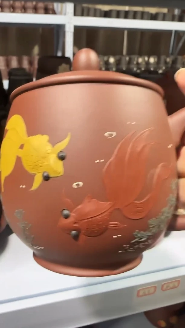 【闪购商品】紫砂盖杯紫砂盖杯紫泥堆绘鱼彩