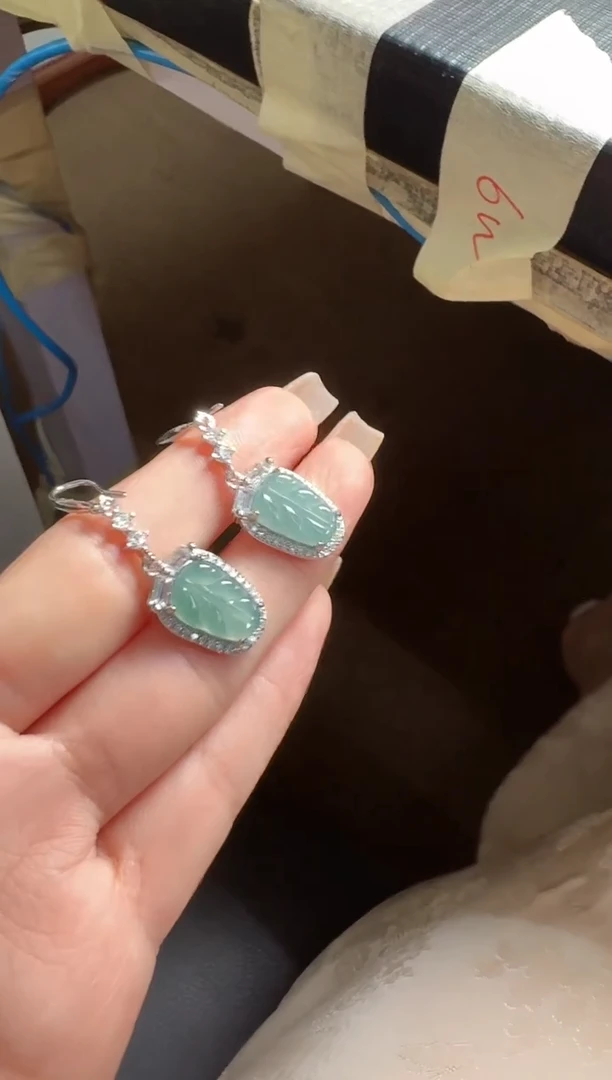翡翠未镶嵌颈饰100715253