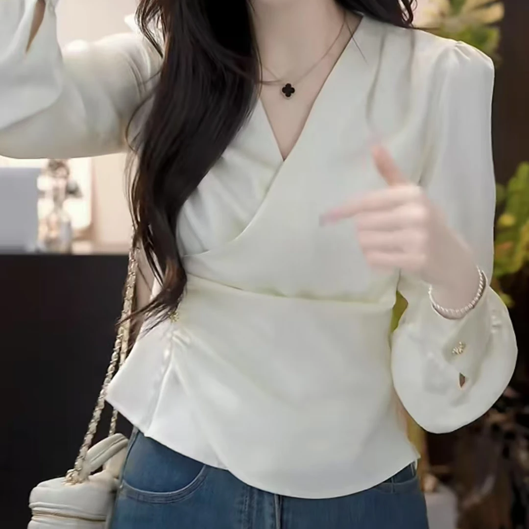 【冰白海屿】时尚气质设计感不规则缎面显瘦长袖打底衬衫女V领上衣