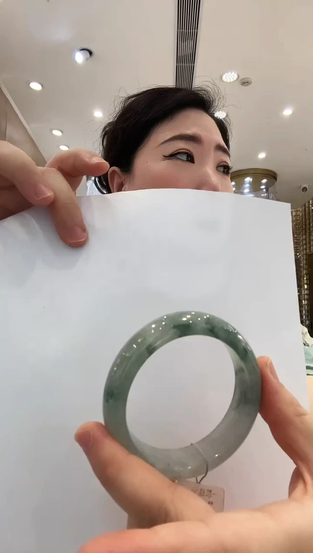 翡翠手镯未镶嵌16   卡56.1