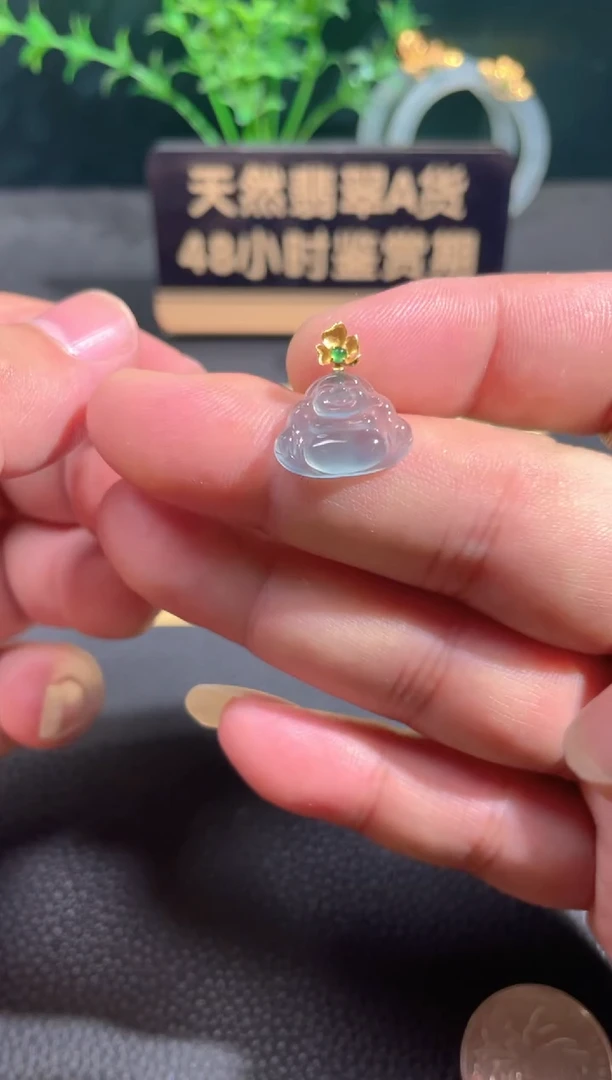 翡翠18K金镶嵌颈饰翡翠