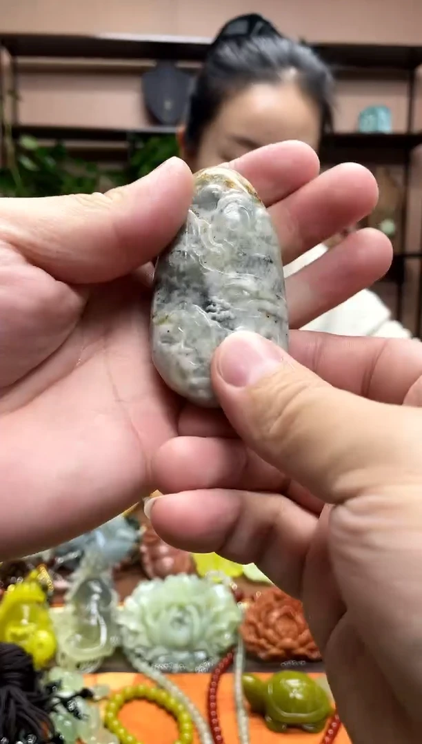 未镶嵌岫玉吊坠·