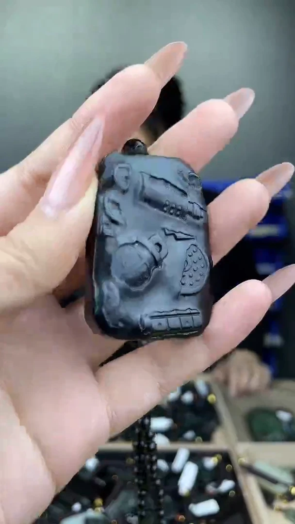 颈饰未镶嵌和田玉1