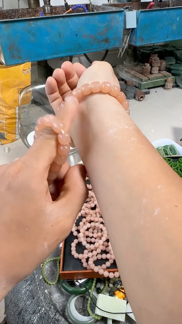 手链未镶嵌和田玉藕粉直切串