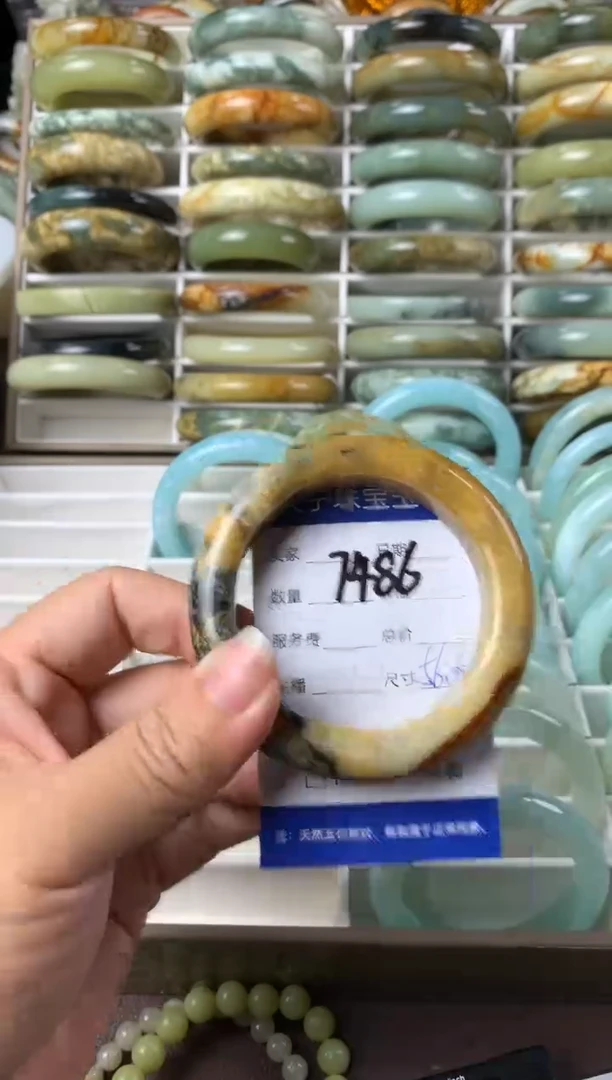 【闪购商品】蛇纹石玉手镯未镶嵌7486