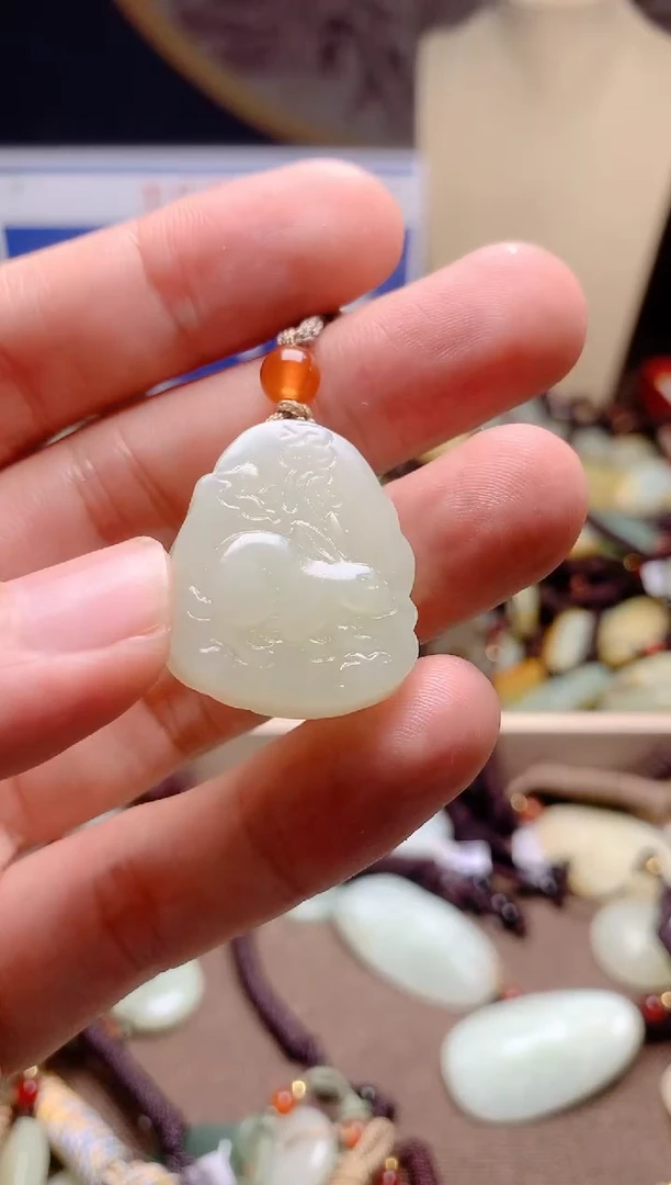 和田玉未镶嵌颈饰1