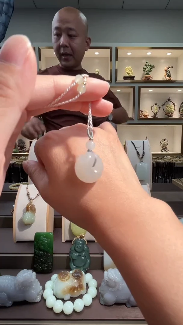 颈饰未镶嵌和田玉苏