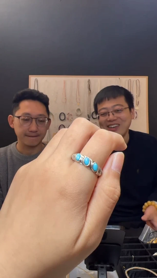 【闪购商品】绿松石戒银S925镶嵌约3*5mm绿松石3粒蛋面排戒