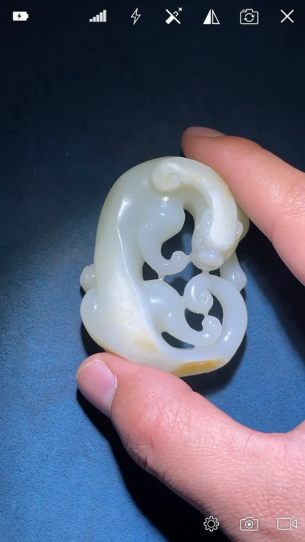 定制和田玉P****yLL  螭龙 手把件