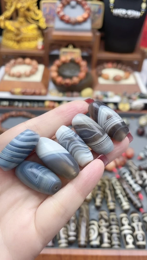 未镶嵌珠珠玛瑙/玉髓天然缠丝药师多样发1个