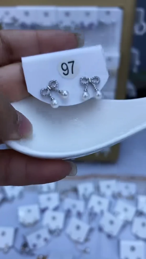 银S925镶嵌耳饰淡水珍珠97