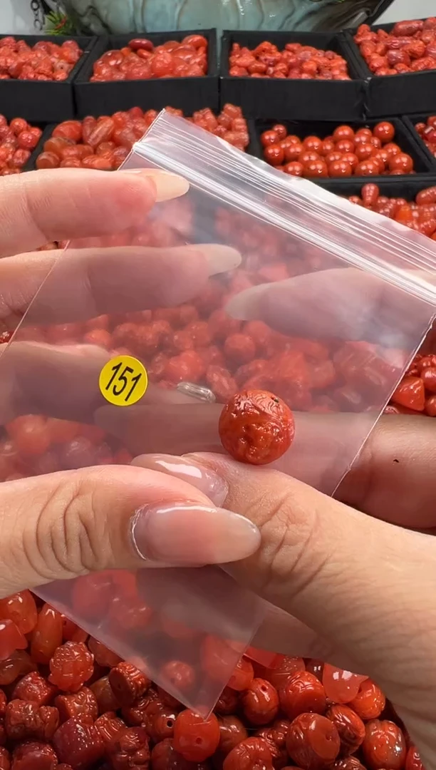 颈饰未镶嵌南红玛瑙1