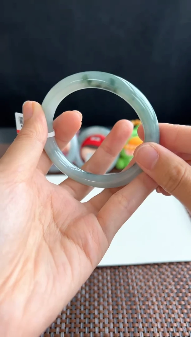 翡翠手镯未镶嵌48号58*9.3*8.7