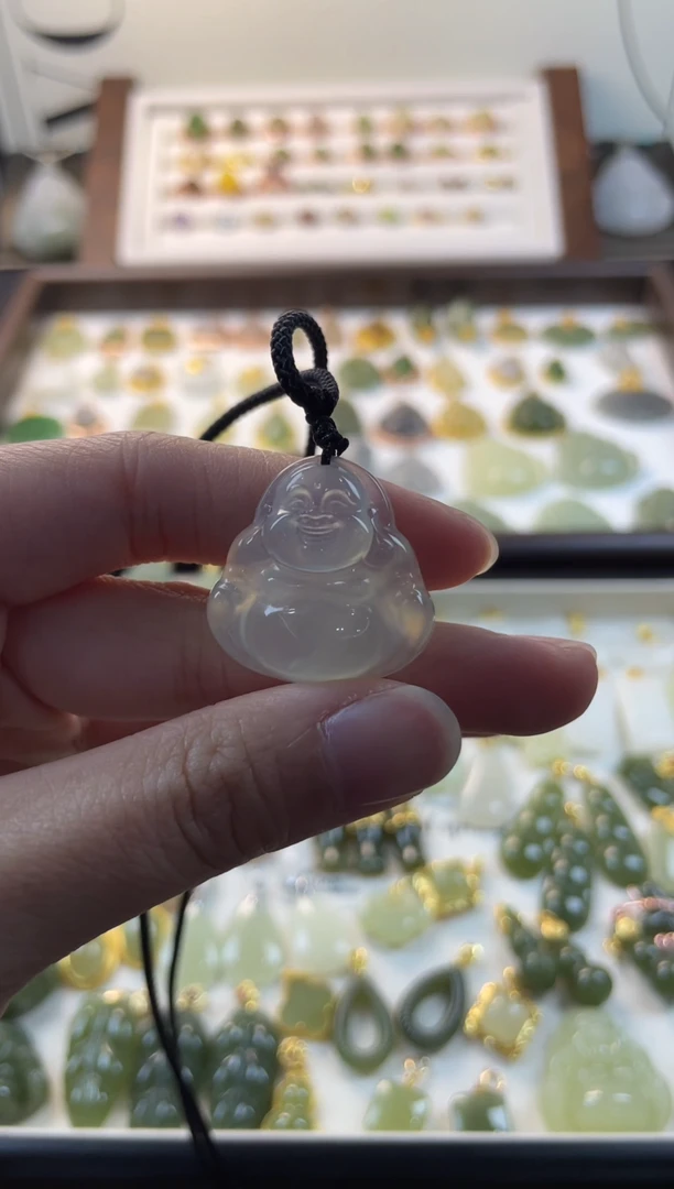 未镶嵌岫玉吊坠(不含链)带绳子发