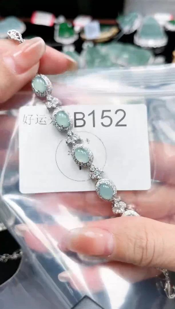 【闪购商品】翡翠颈饰未镶嵌152赠皮绳