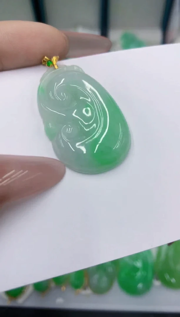 颈饰18K金镶嵌翡翠111111