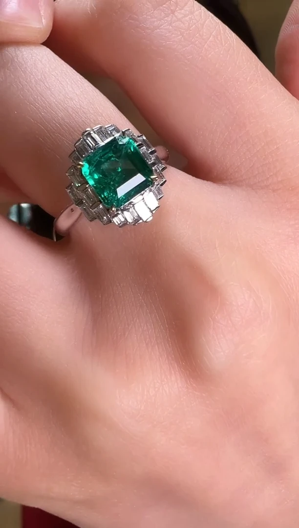 祖母绿戒指18K金镶嵌9【】主石1.56ct
