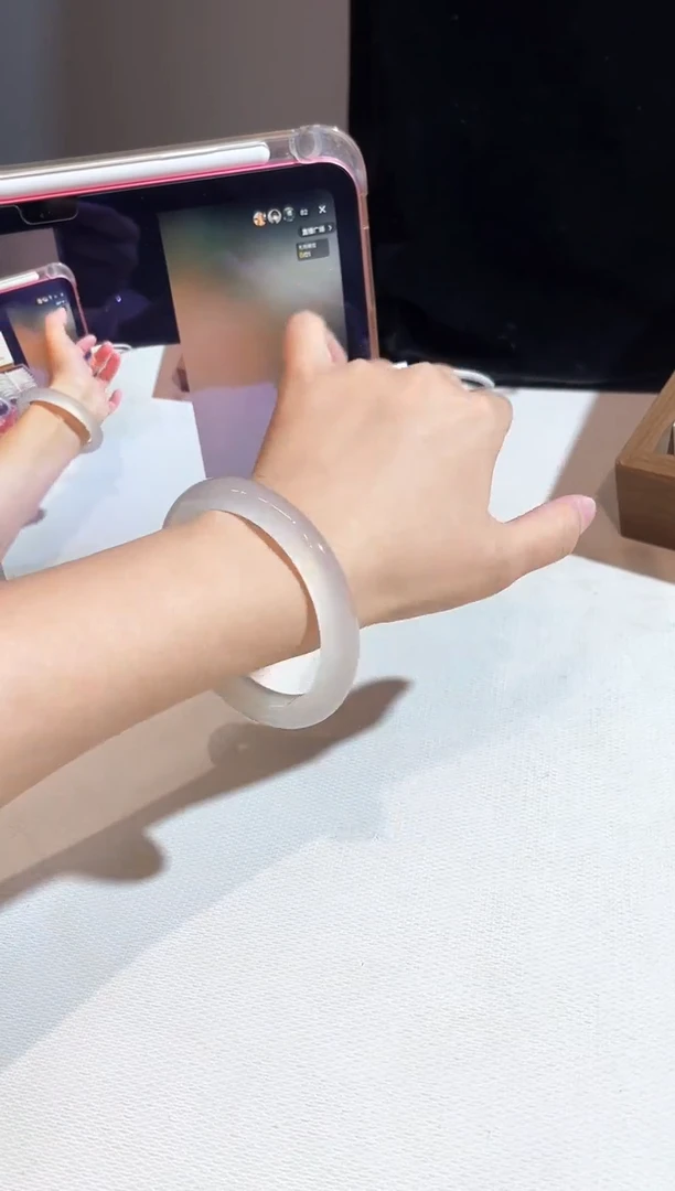 玛瑙/玉髓手镯未镶嵌60.4鉴赏期48小时