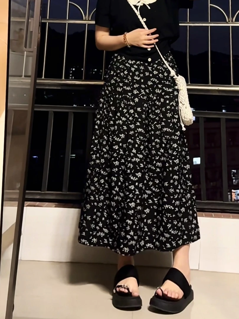 【胖乐专属】~夏季新款微胖显瘦半裙时尚气质黑色碎花半身裙