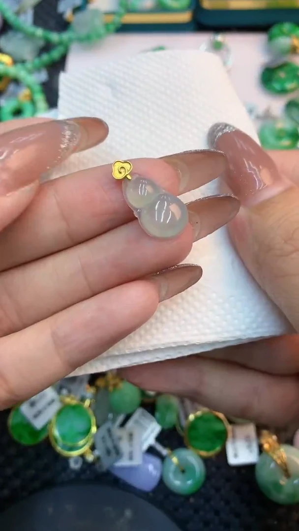 颈饰未镶嵌翡翠1