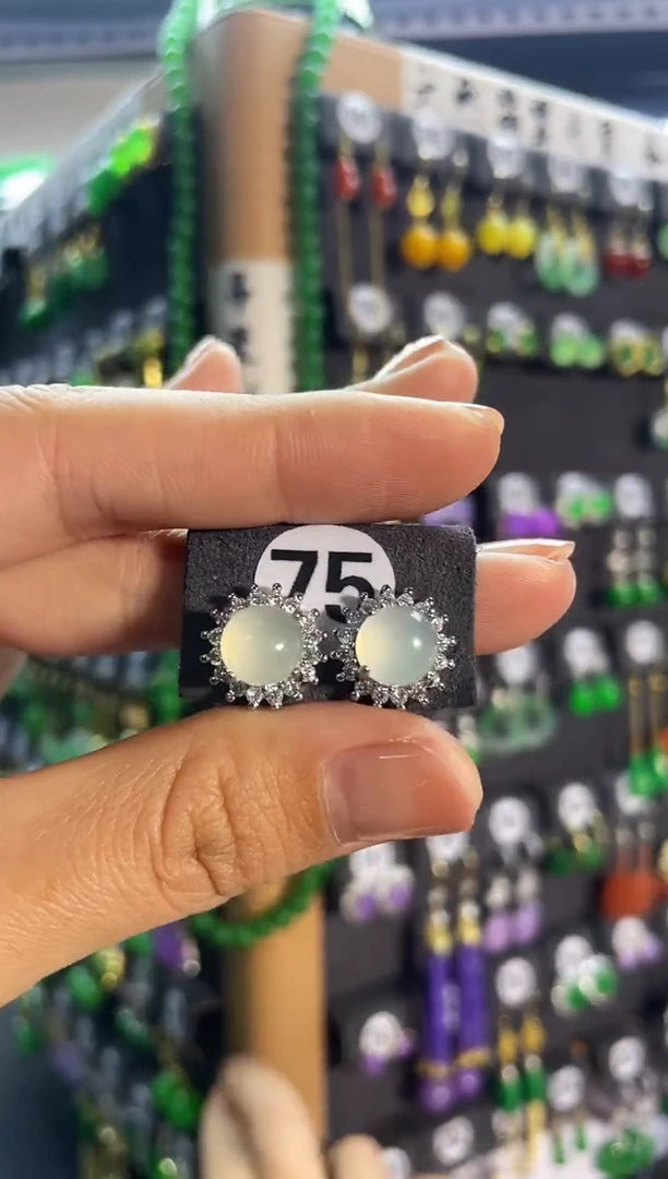 【闪购商品】翡翠耳饰银S925镶嵌75...