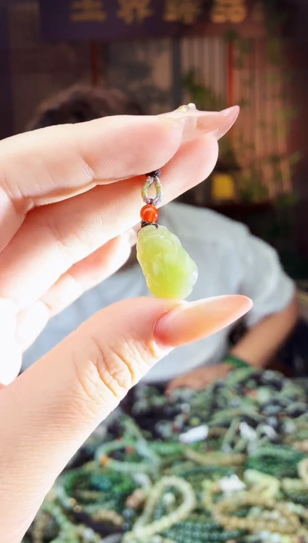 和田玉未镶嵌颈饰拍一发一