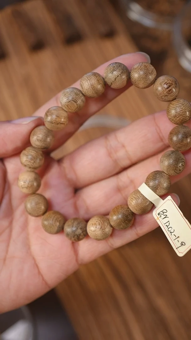 沉香手串文莱绿底软丝1.15-10克+bn1202