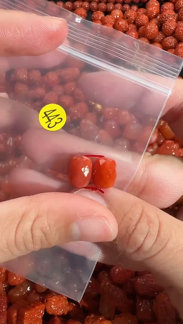 颈饰未镶嵌南红玛瑙1