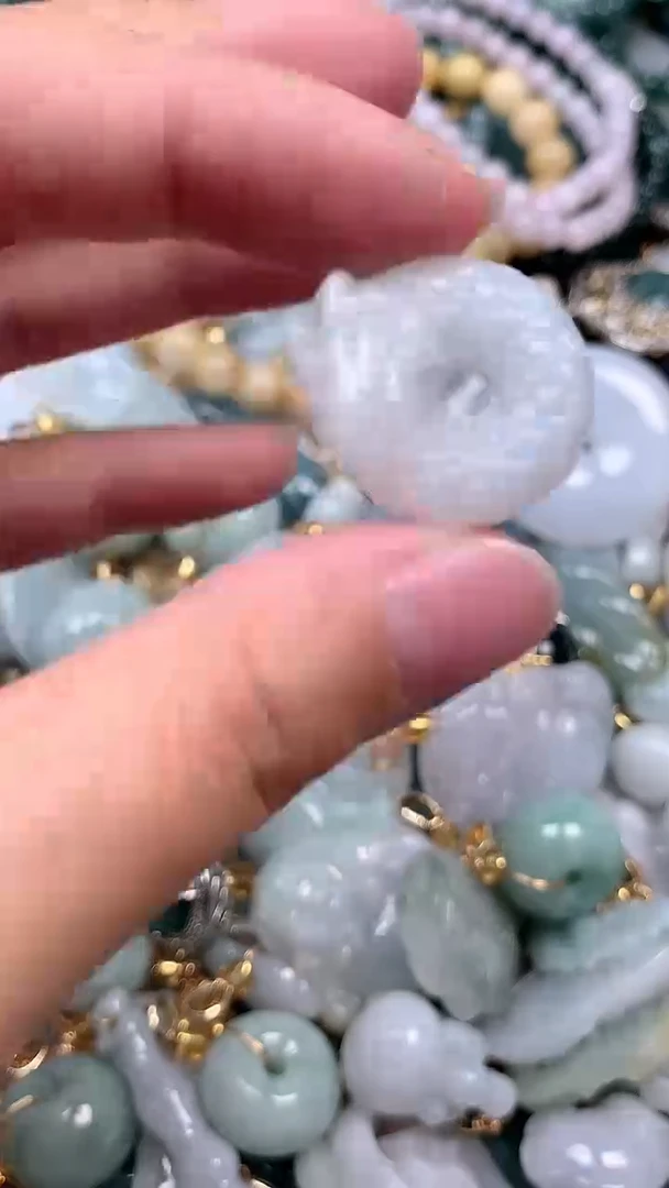 吊坠(赠链)未镶嵌翡翠1