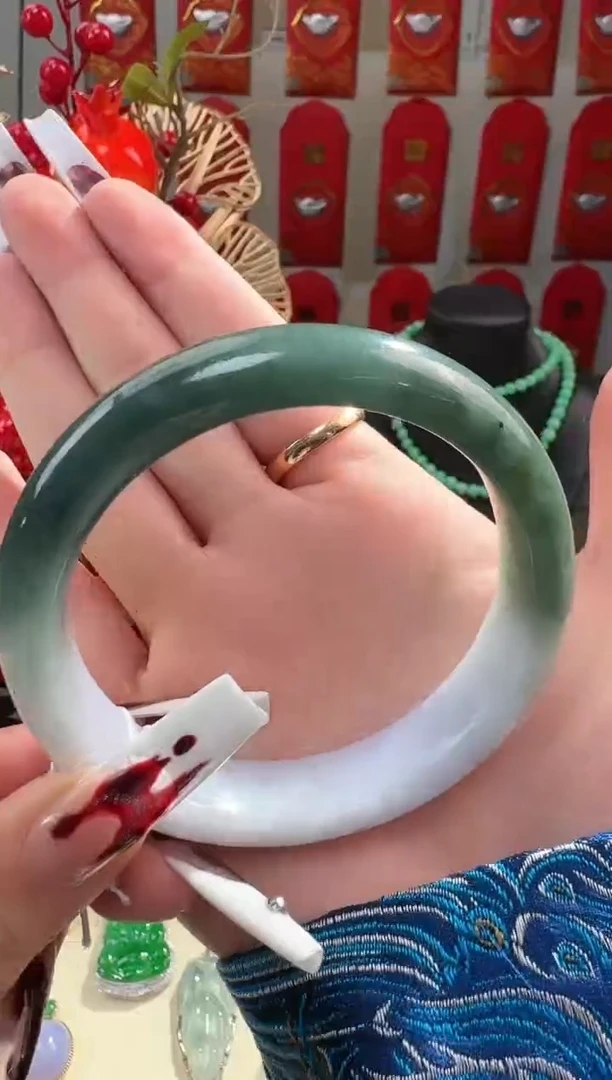 【闪购商品】翡翠手镯未镶嵌手镯