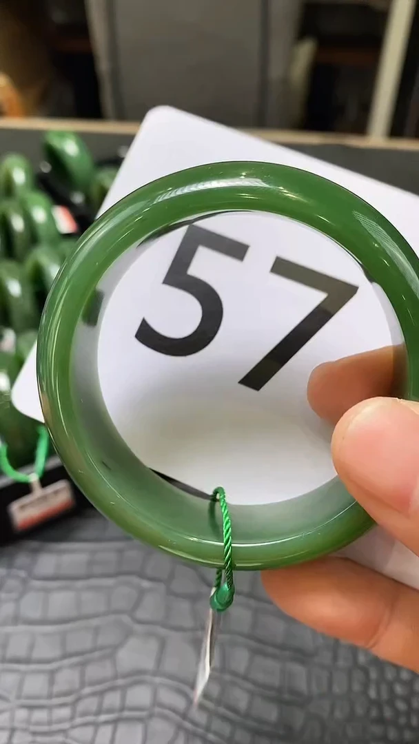 【闪购商品】和田玉碧玉手镯未镶嵌一个