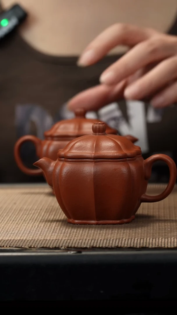 茶壶紫砂生砂筋纹汉瓦网孔100c
