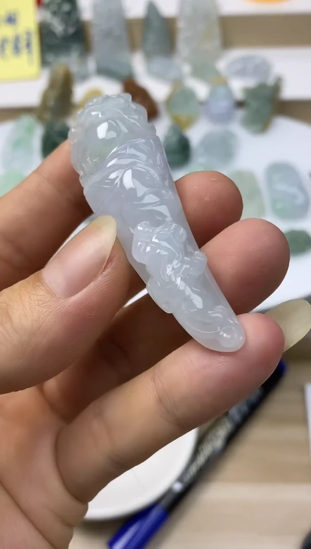 颈饰未镶嵌翡翠晶*44天然缅甸翡翠A货