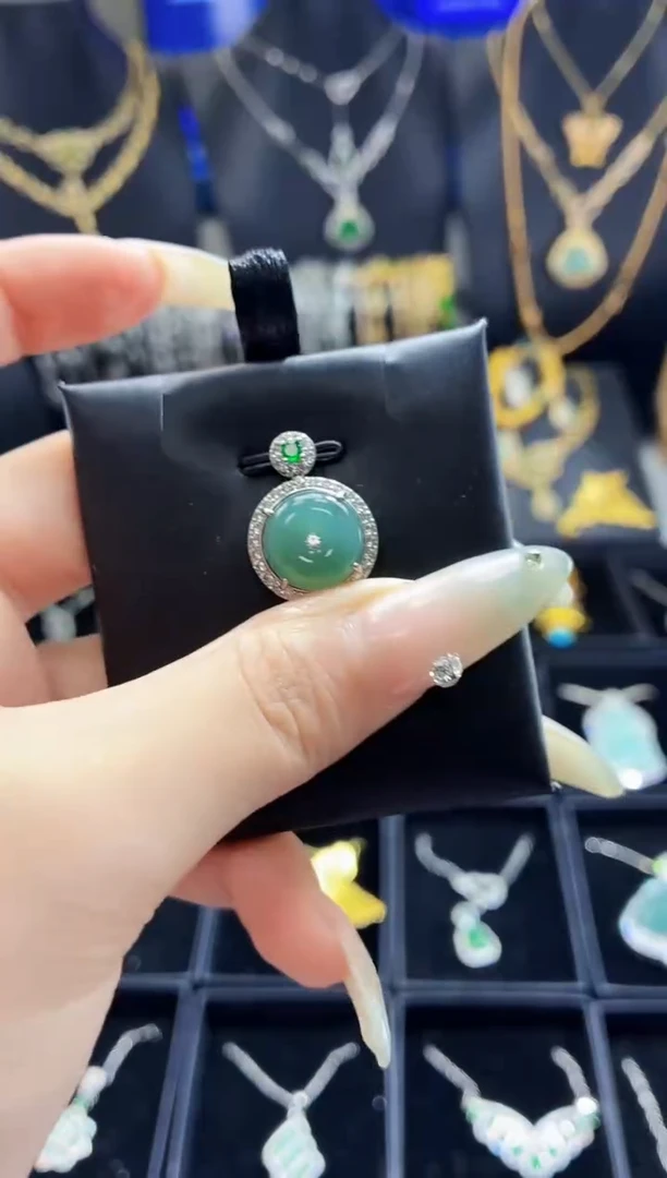 翡翠未镶嵌吊坠(不含链)天然翡翠a货 多样性发其一