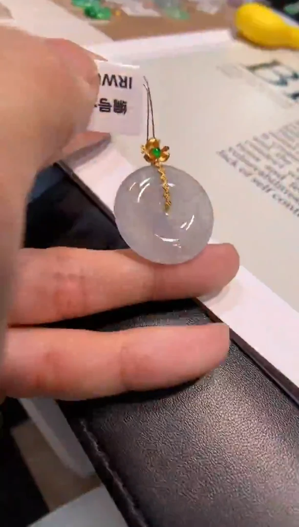 颈饰18K金镶嵌翡翠扣子