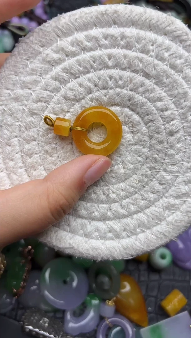 颈饰未镶嵌翡翠缅甸翡翠吊坠