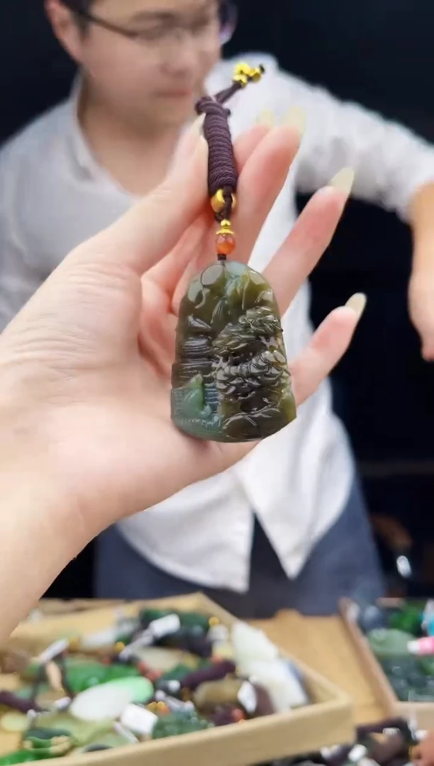 颈饰未镶嵌和田玉1