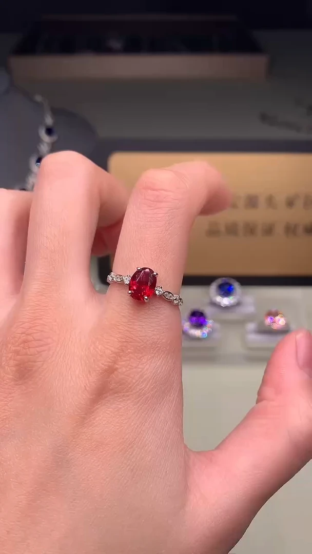 银S925镶嵌戒指红宝石······