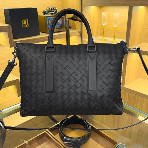 BV头层胎牛皮纯手工编织单肩斜挎包公文包手提包高级商务通勤经典