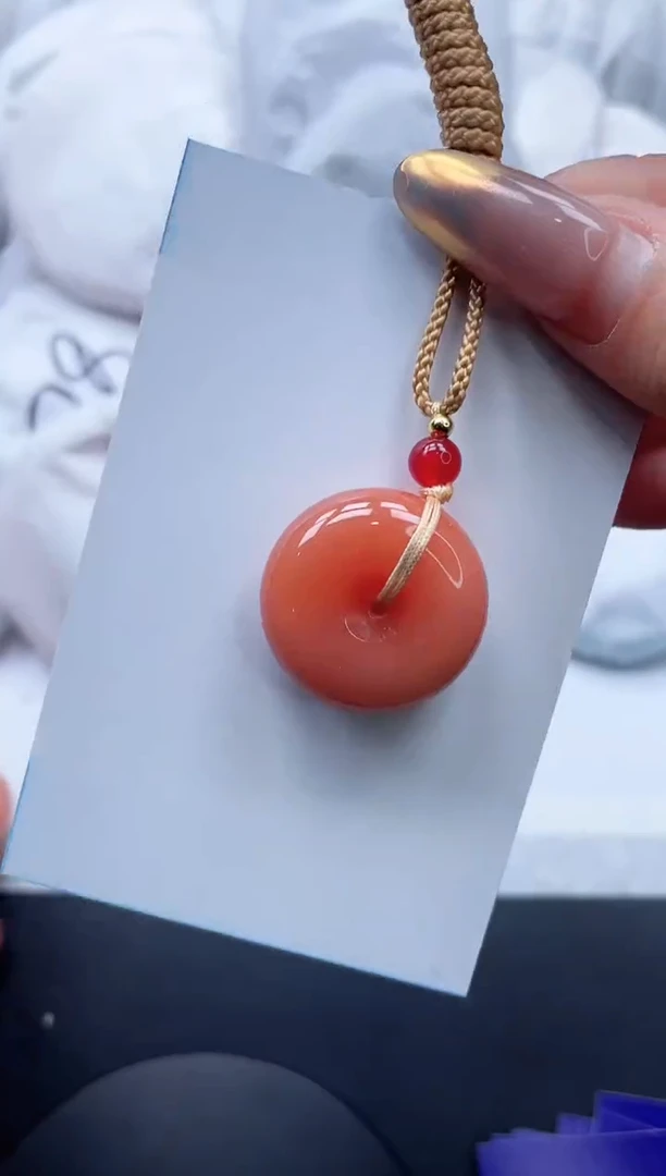 【闪购商品】石英质玉手镯未镶嵌桃花平安扣