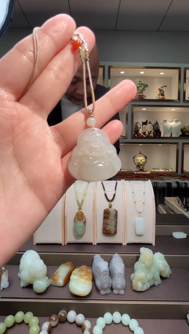 颈饰未镶嵌和田玉苏