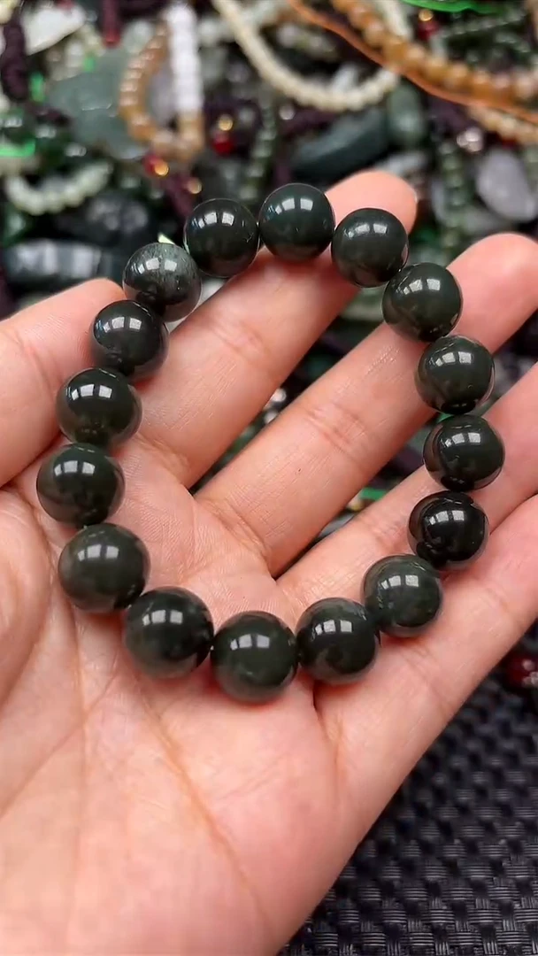 和田玉未镶嵌颈饰1