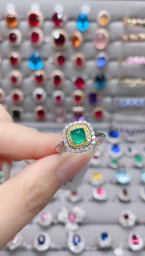 【闪购商品】祖母绿18K金戒指18K金镶嵌1