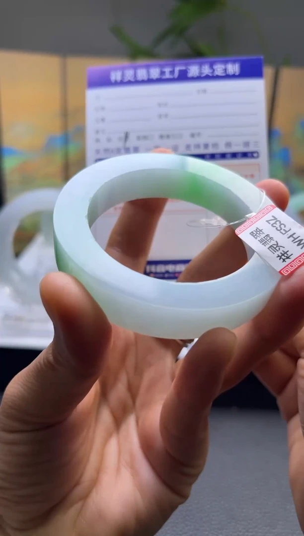 定制翡翠手镯未镶嵌定制产品不退不换